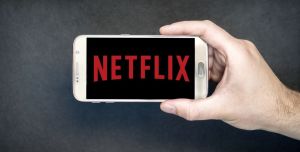 Netflix permitirá ver contenido sin conexión aunque no se haya terminado de descargar
