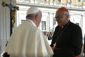 Cardenal Baltazar Porras y el papa Francisco se saludaron en el Vaticano (Foto)