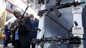 Armas, petróleo y política: Cómo desea influir Vladimir Putin a países de África