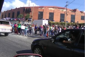 Docentes protestan en la Guarenas-Guatire por los bajos sueldos que reciben #2Oct