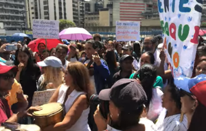 Docentes le exigieron al régimen de Maduro un salario mínimo de 400 dólares (VIDEO)
