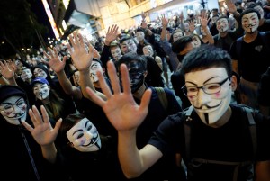 China y el Reino Unido chocan por Hong Kong a raíz de la nueva ley de seguridad