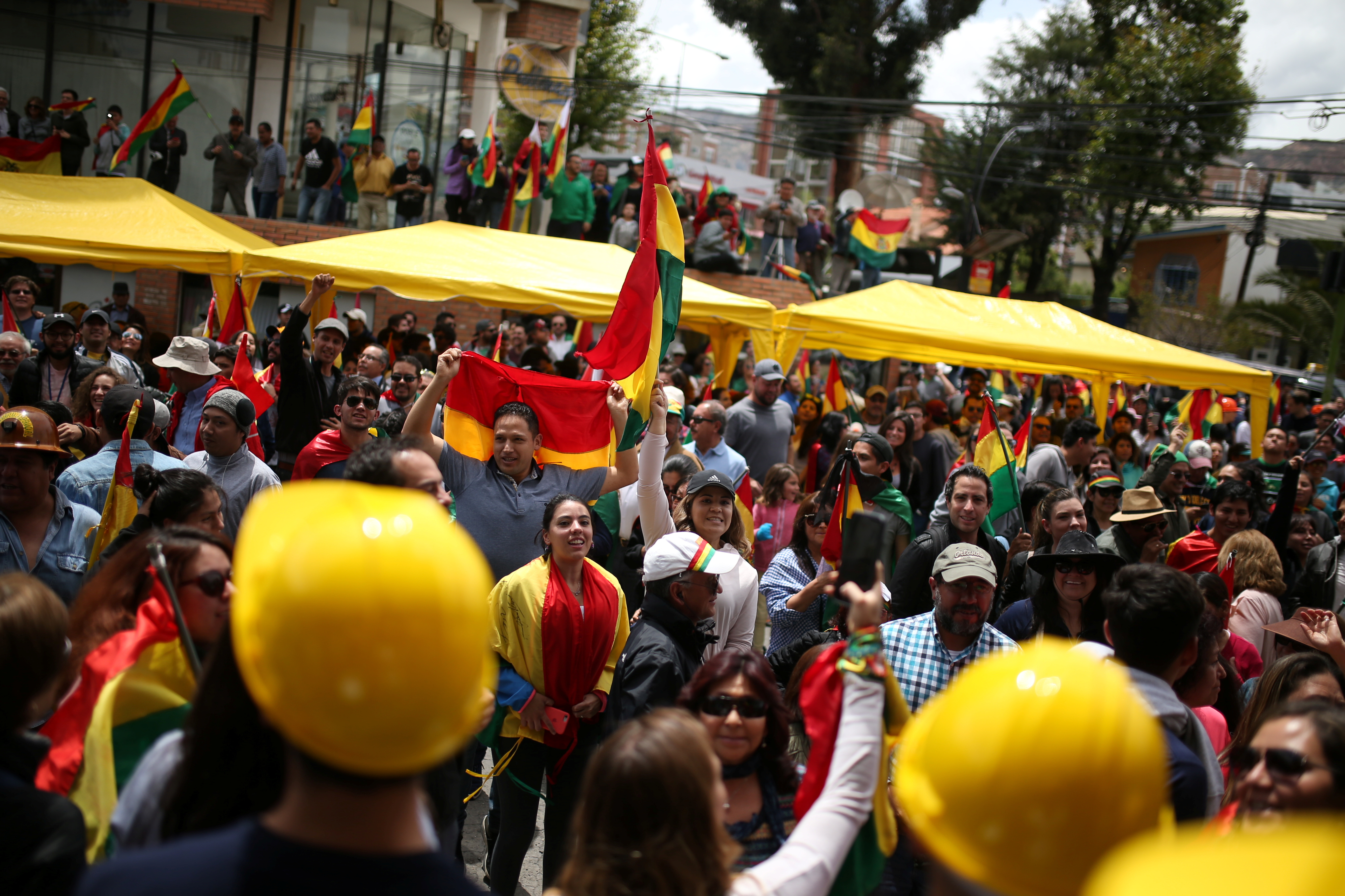 Crecen las protestas en Bolivia pese llamado a nuevas elecciones (Fotos)