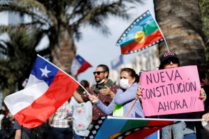 Asamblea Constituyente gana fuerza como opción para descomprimir crisis en Chile