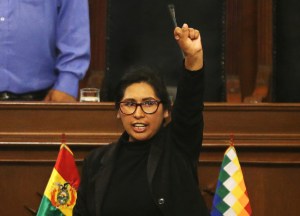 Presidenta del Senado boliviano, adscrita al MAS, fue abucheada durante su sufragio