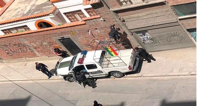 Policía allanó vivienda de la presidenta del órgano electoral de Bolivia (VIDEO)