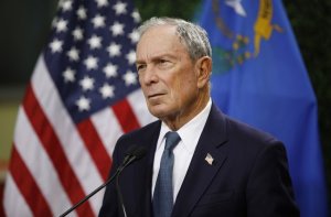 Bloomberg presenta documentos de campaña por candidatura presidencial