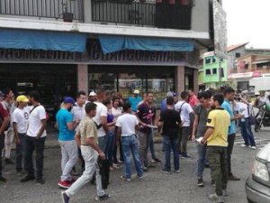 Estudiantes de Cojedes tomaron las calles para protestar contra la crisis #21Nov (FOTOS)