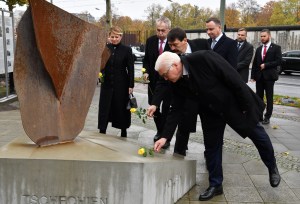 Presidente alemán pide a EEUU “respeto” y no “egoísmo” en aniversario de caída del Muro