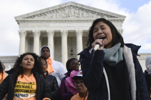Corte de EEUU revisará el programa para inmigrantes beneficiados con DACA