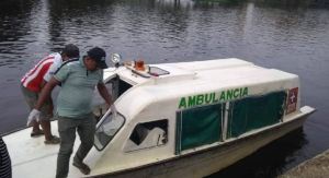 Venezolana dio a luz a dos hijos en una canoa en Colombia