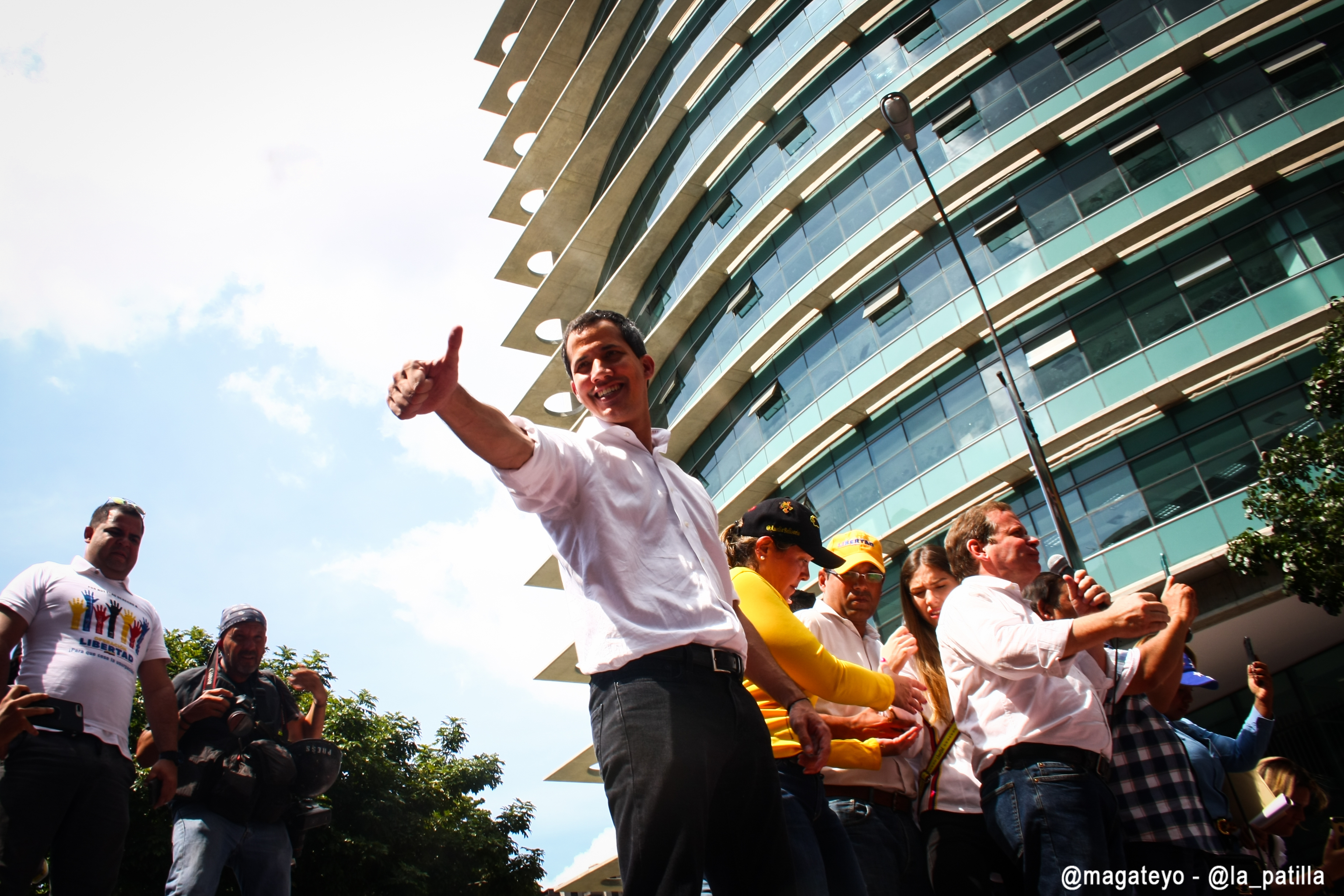 Guaidó respalda a gremios: La calle, la protesta son herramientas para hacer presión y generar cambios