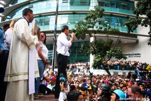 Guaidó pidió acompañar a maestros y estudiantes en la protesta sostenida