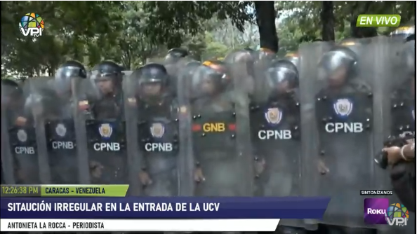 Funcionarios de la PNB dispersan concentración estudiantil con lacrimógenas en la UCV #14Nov