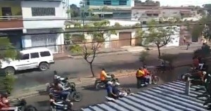 Motorizados afectos a Maduro recorren calles de San Fernando de Apure #16Nov (Video)