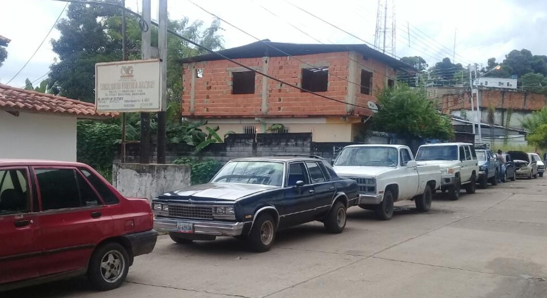 Estaciones de servicio en Amazonas presentan problemas para surtir gasolina #6Nov (Fotos)