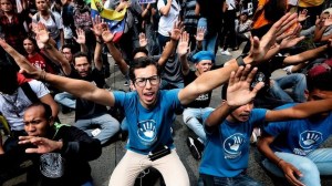 Así reaccionaron los militares venezolanos luego que los cadetes recibieran el documento estudiantil