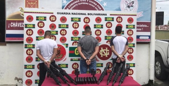 GNB detuvo a tres sujetos con armamento de guerra en el municipio Sucre
