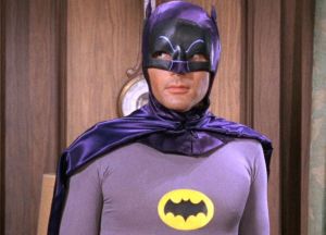 Subastarán el traje de “Batman” de Adam West en Los Ángeles