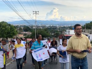 Comunidad de Cerro Gordo en Lara protesta contra las violaciones de DDHH