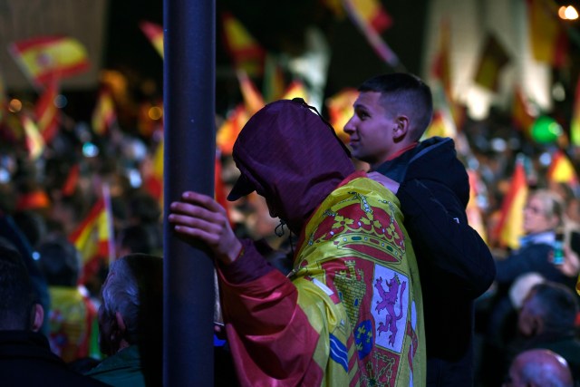 España aguarda antes de votar bajo el signo del bloqueo y la extrema derecha