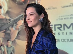 Hollywood rompe con estereotipos latinos, según la bella colombiana de “Terminator” (Video)