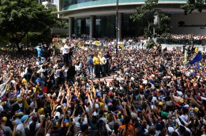 EN FOTOS: Las calles de Caracas ABARROTADAS levantando su voz contra la dictadura de Maduro