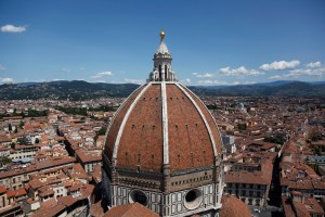 Sismo afecta a Florencia, se suspende temporalmente servicio de trenes