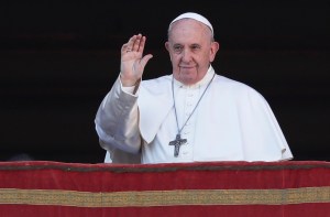 El papa Francisco acepta la renuncia del cardenal Sarah, uno de sus más fuertes críticos