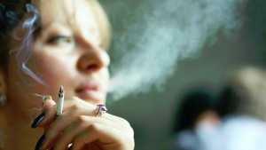 Estados Unidos sube de 18 a 21 años edad mínima para comprar tabaco