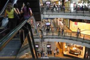 Centros comerciales esperan retornar con precauciones el #14May