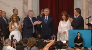 La FOTO del día: El desprecio de Cristina Kirchner al saludar a Mauricio Macri