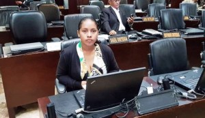 Diputada disidente Kelly Perfecto: No soy una tarifada de la política sigo con Guaidó
