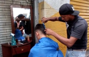 Barberos se apoderan de las calles en Lara (Video)