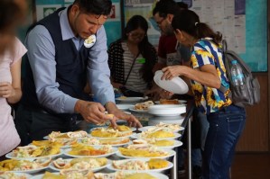 Venezolanos refugiados en Ecuador celebraron junto a ecuatorianos tradiciones navideñas