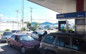 En Aragua conductores se las ingenian para ahorrar combustible