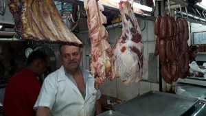 En Aragua los consumidores ven “de reojo” al cochino para Navidad