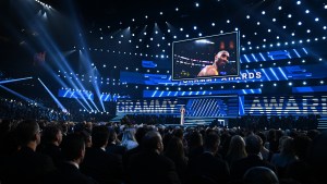Los Grammys 2020 celebran lo mejor de la música en medio del luto