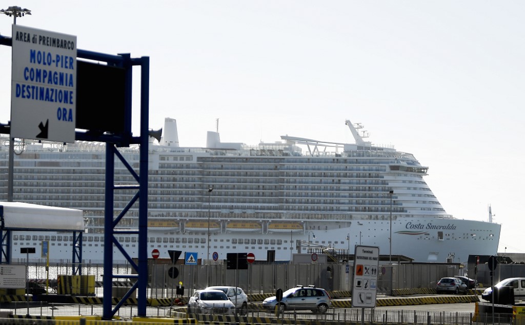 En Roma, bloquearon un crucero con siete mil personas por sospechosos casos de coronavirus