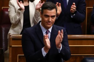 Sánchez pide terminar con el bloqueo en España y defiende diálogo en Cataluña