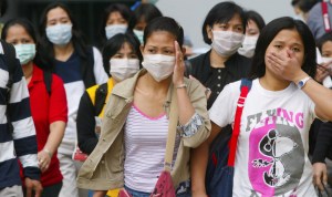Buscan en Hong Kong a dos personas que huyeron de cuarentena forzosa por coronavirus