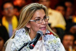 Jeanine Áñez pide investigación imparcial en acusación de genocidio