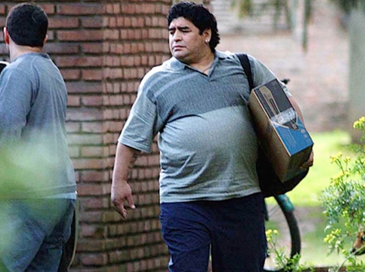 Diego Maradona: Una vida marcada por los problemas de salud y las adicciones