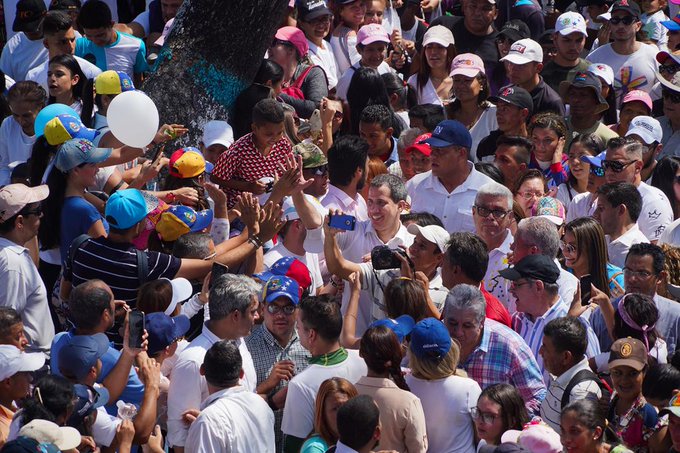 Juan Guaidó pidió a la Divina Pastora que guíe a Venezuela hacia la libertad