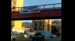 “Estudiante tumba tirano”: Así fue la pancarta que colocaron cerca del TSJ #23Ene (Video)