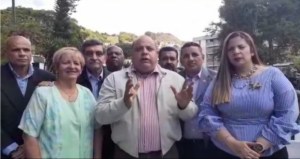 Diputados de UNT continúan en la calle en respaldo a la AN legítima y a su presidente Guaidó