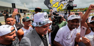 Histórico: Cientos de fanáticos recibieron a Dudamel en su llegada al Atlético Mineiro (VIDEO)