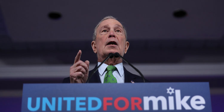 En ascenso en la carrera por la Casa Blanca, Bloomberg irá a su primer debate