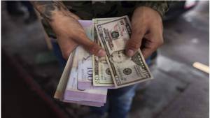 Dólar paralelo arrancó la semana en alza mientras se acerca a los 200 mil bolívares