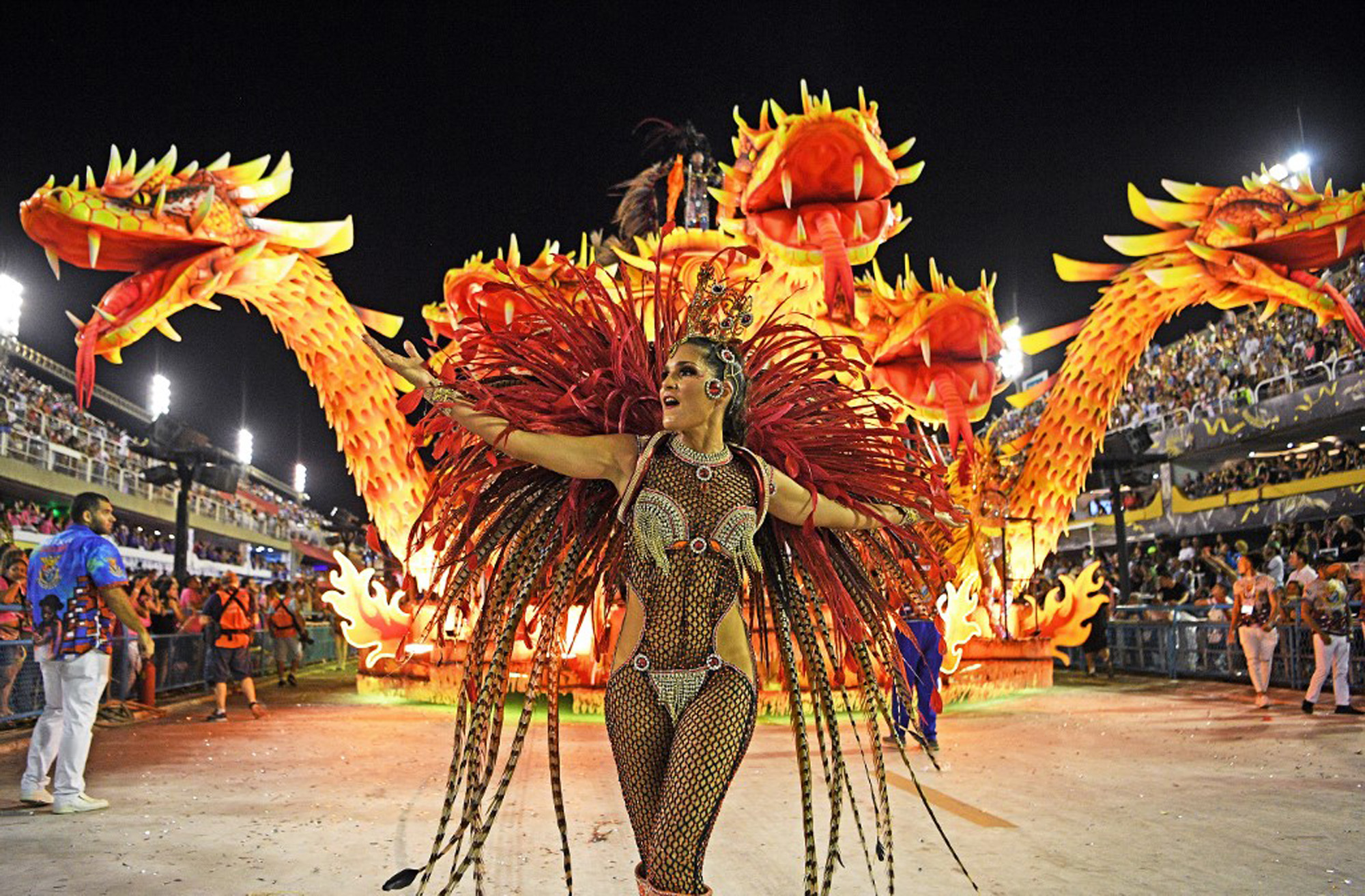 Rio de Janeiro aplazó hasta abril sus desfiles de carnaval a causa de la pa...